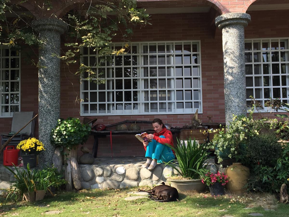 Wisdom Garden Home Stay Yuli Eksteriør bilde